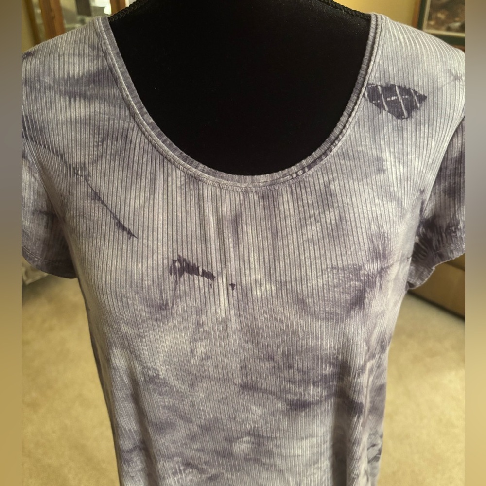 Vera Wang Soft Gray Top L - Picture 2 of 6